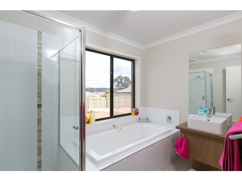 6 Trickett Ct, Kangaroo Flat VIC 3555
