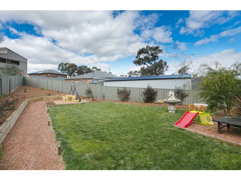 6 Trickett Ct, Kangaroo Flat VIC 3555