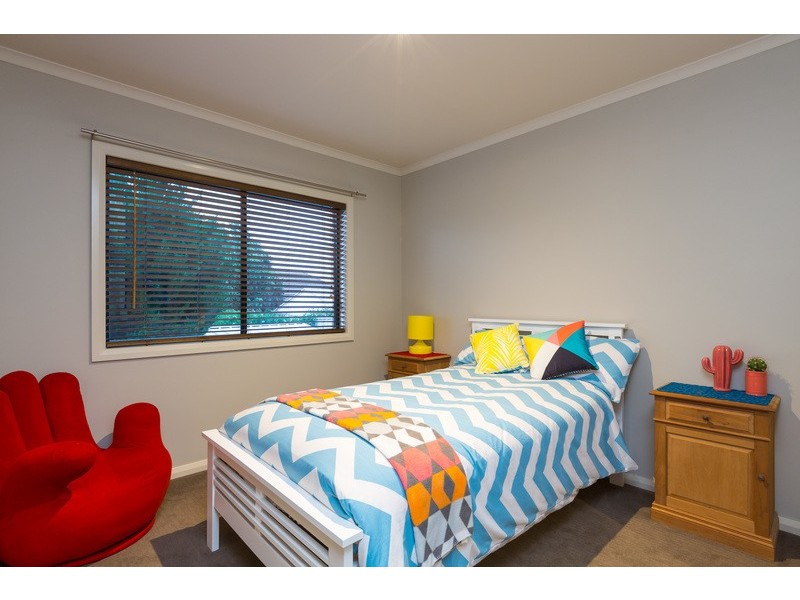 15 Jerribong Way, Kangaroo Flat VIC 3555