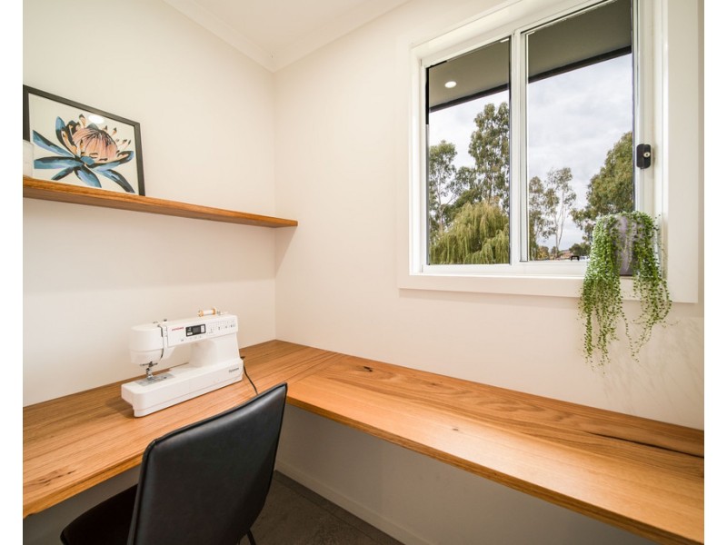 23 Mackenzie Street West, Golden Square VIC 3555