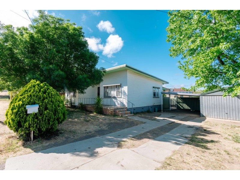 18 Lansell Street, Kangaroo Flat VIC 3555