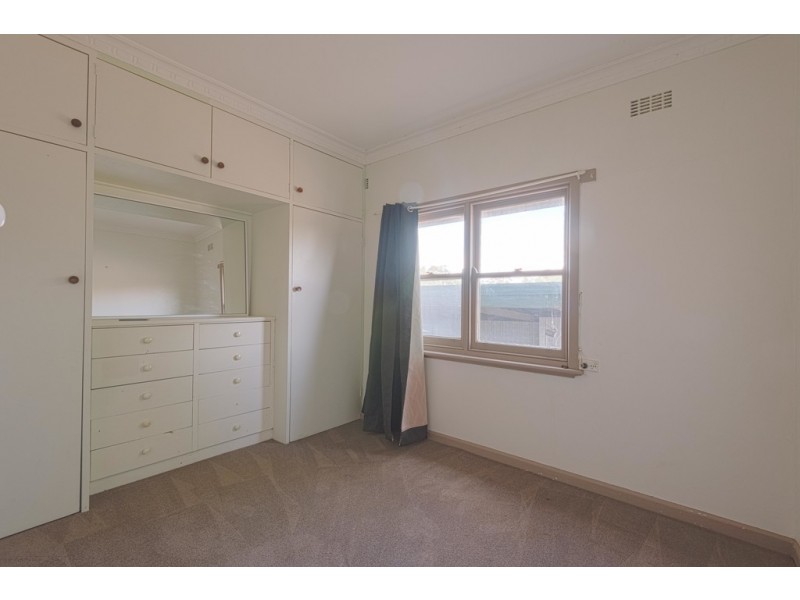 18 Lansell Street, Kangaroo Flat VIC 3555