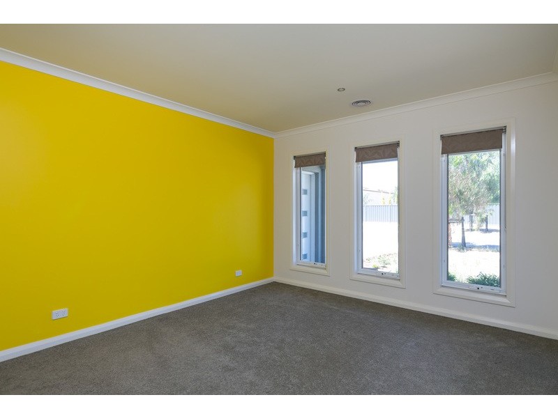 10 Carlin Way, Marong VIC 3515