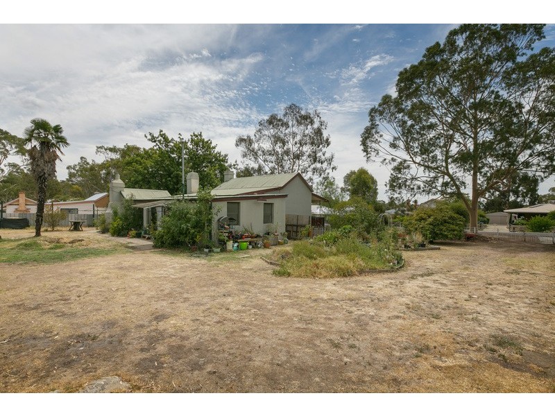 19 Lazarus St, West Bendigo VIC 3550