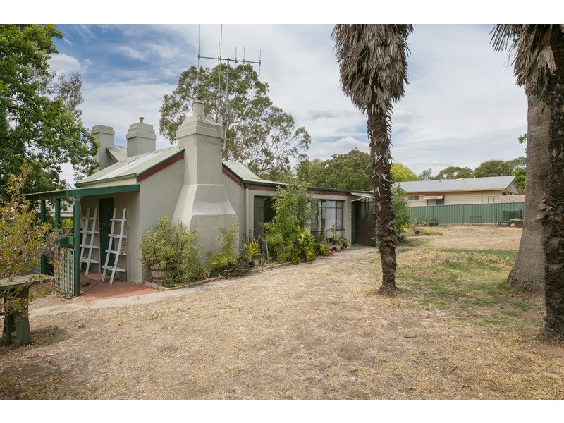 19 Lazarus St, West Bendigo VIC 3550