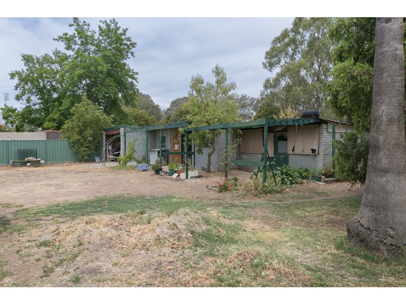 19 Lazarus St, West Bendigo VIC 3550