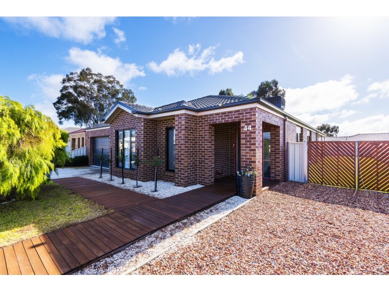 44 Cooba Drive, Epsom VIC 3551
