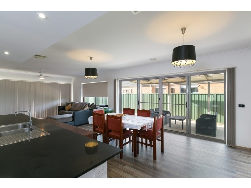 2 Flemington Place, Ascot VIC 3551