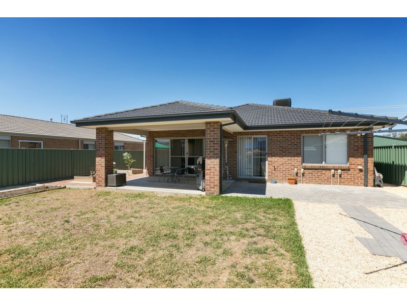 2 Flemington Place, Ascot VIC 3551