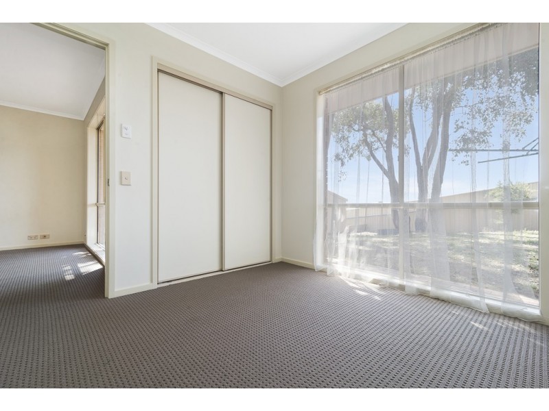 24 Sherwood Drive, Flora Hill VIC 3550