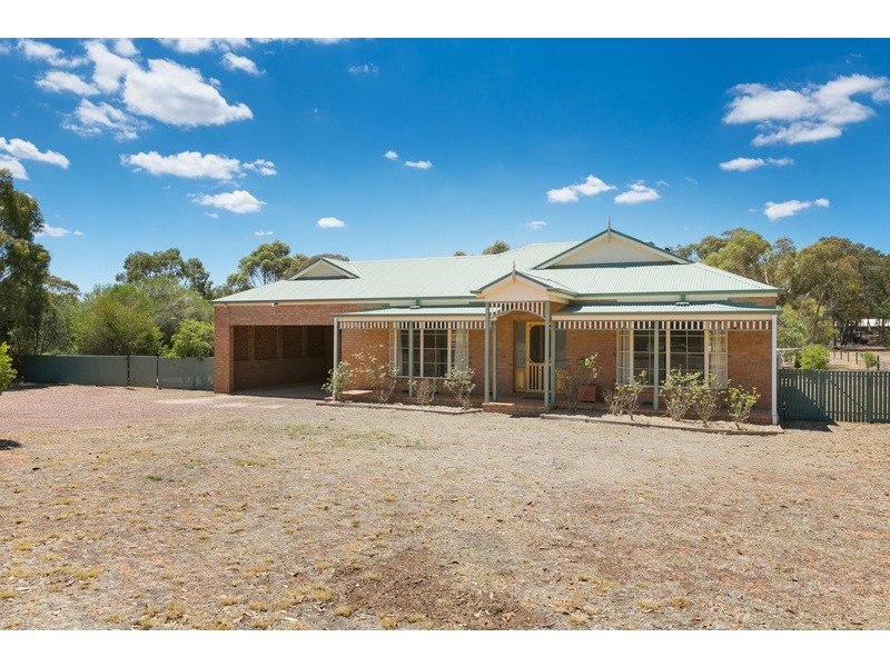 15 Yvonne Court, Maiden Gully VIC 3551