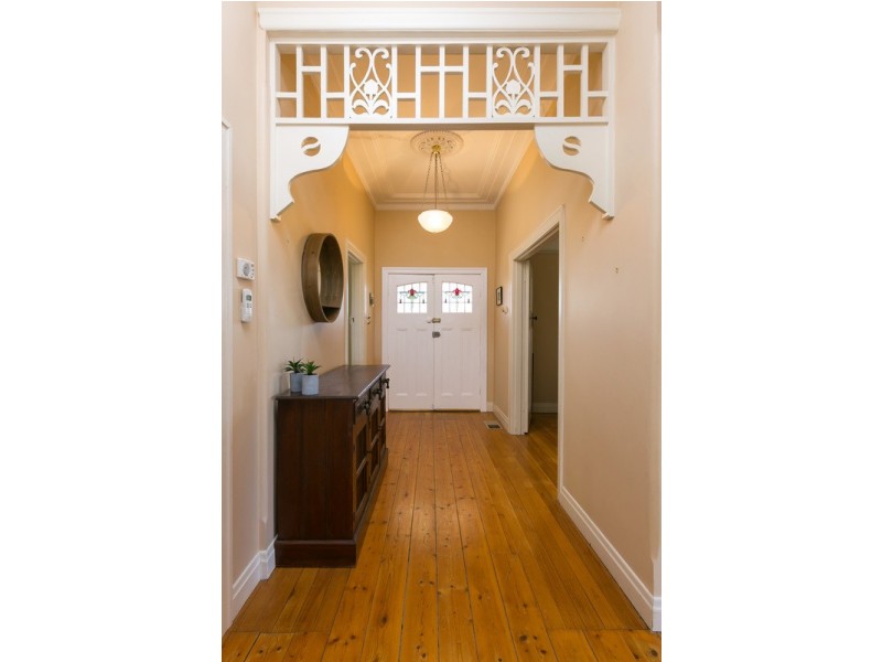 9 Howard Street, Quarry Hill VIC 3550