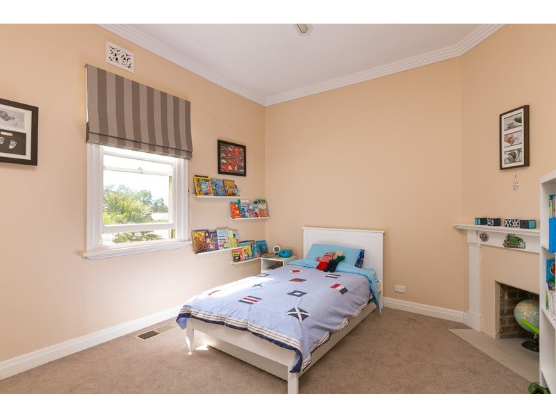 9 Howard Street, Quarry Hill VIC 3550