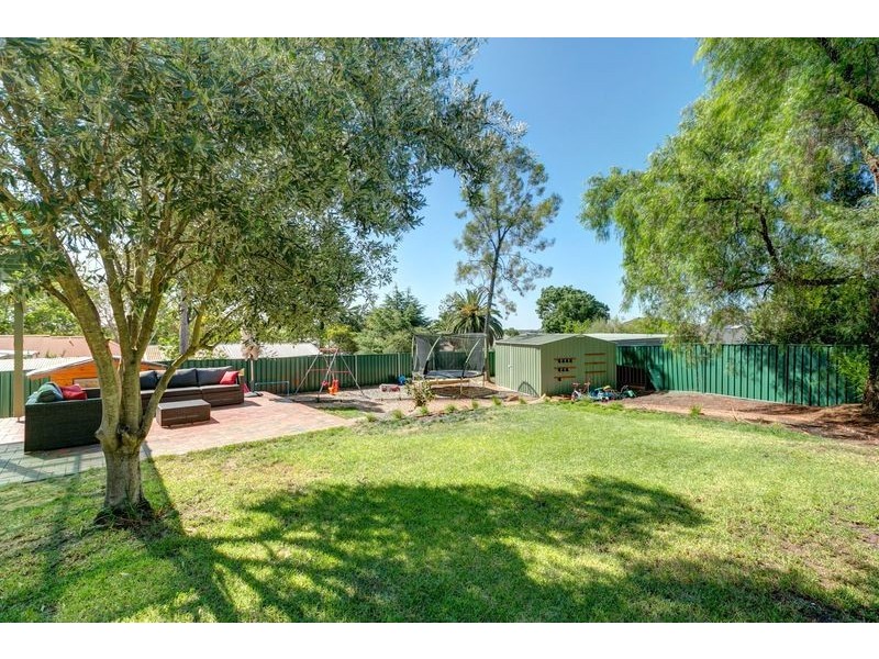 9 Howard Street, Quarry Hill VIC 3550