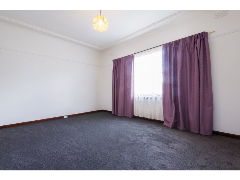 42 Ray Street, Castlemaine VIC 3450