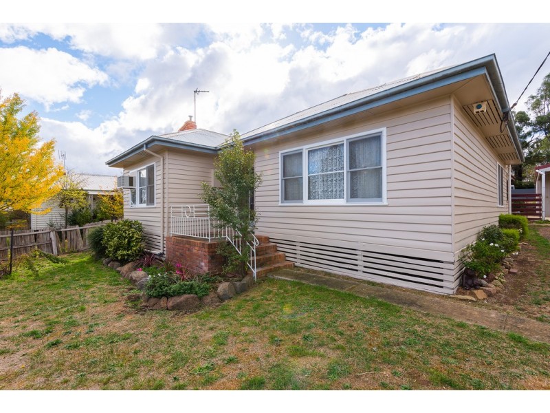 42 Ray Street, Castlemaine VIC 3450