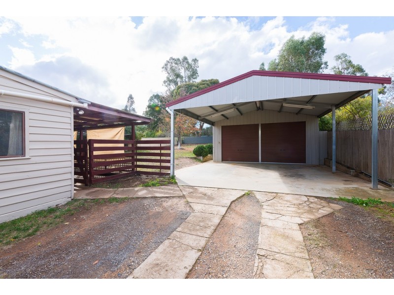 42 Ray Street, Castlemaine VIC 3450