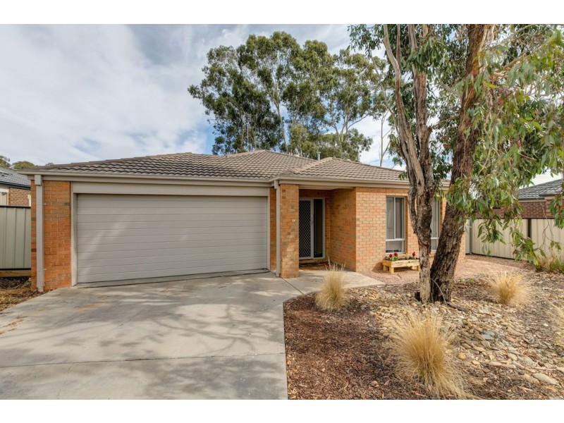 13 Imperial Court, Eaglehawk VIC 3556