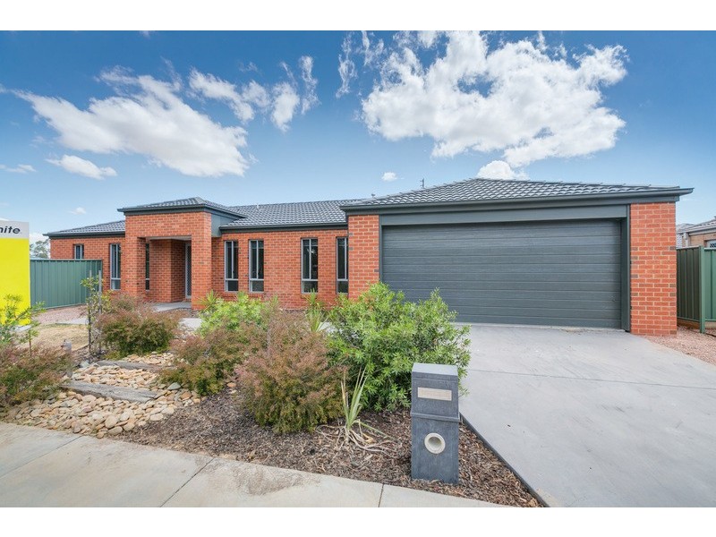 14 Creekview Place, Ascot VIC 3551
