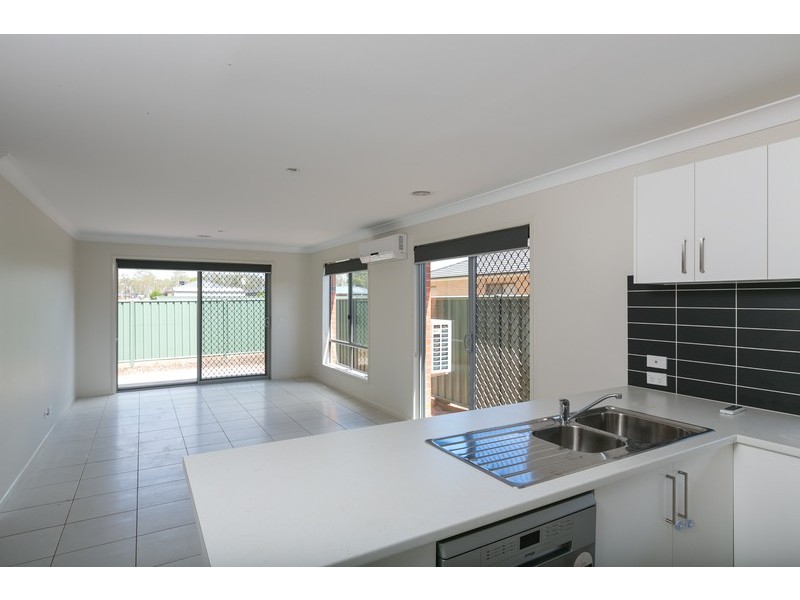 14 Creekview Place, Ascot VIC 3551