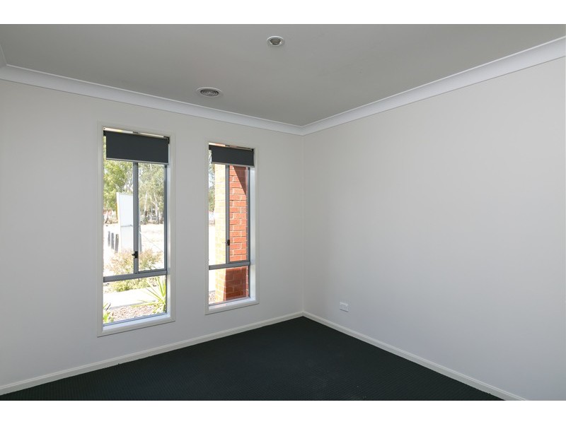 14 Creekview Place, Ascot VIC 3551