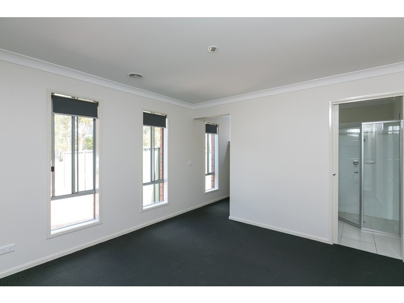 14 Creekview Place, Ascot VIC 3551