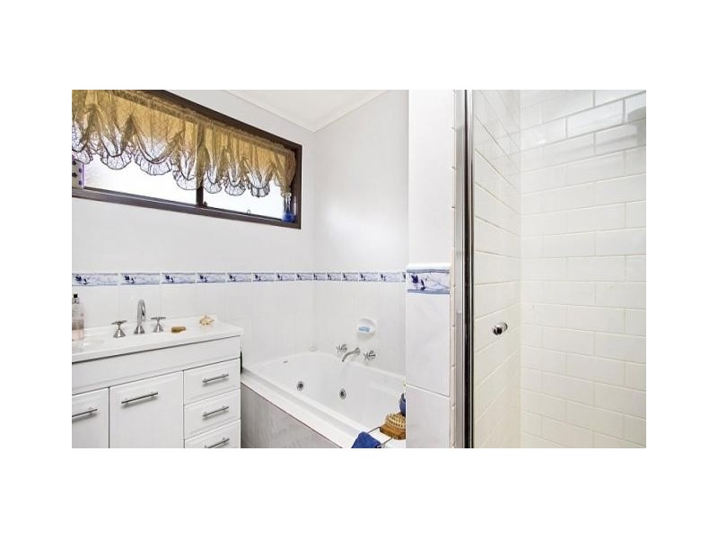 21 Clee Crescent, Strathdale VIC 3550