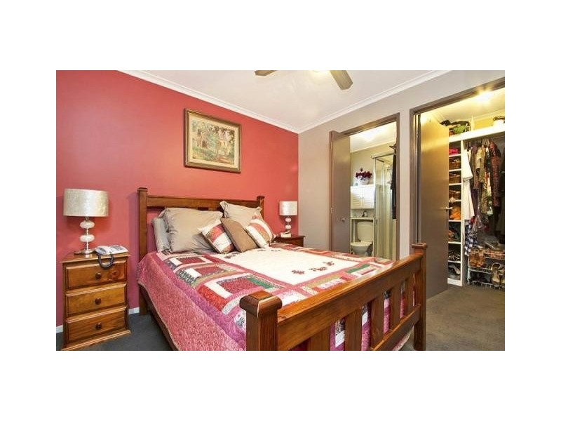 21 Clee Crescent, Strathdale VIC 3550