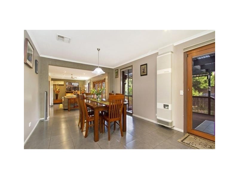 21 Clee Crescent, Strathdale VIC 3550