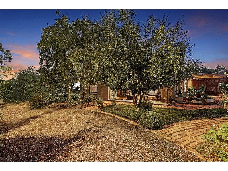 3 Pauline Court, Kangaroo Flat VIC 3555