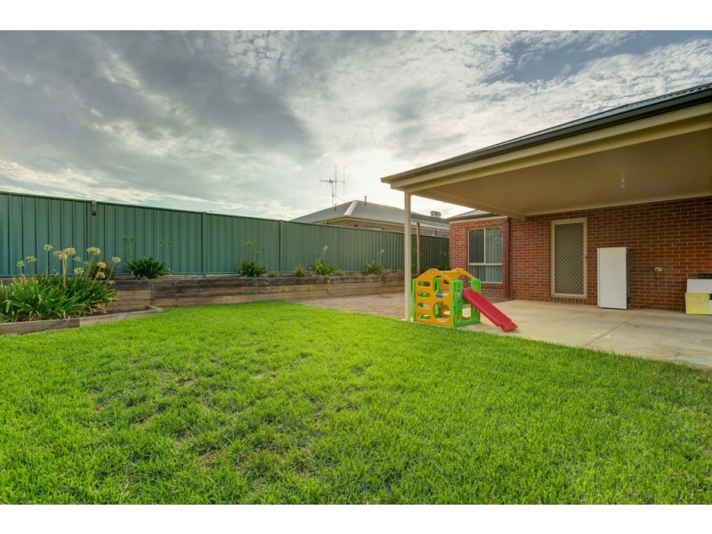 7 St James Wood Drive, North Bendigo VIC 3550