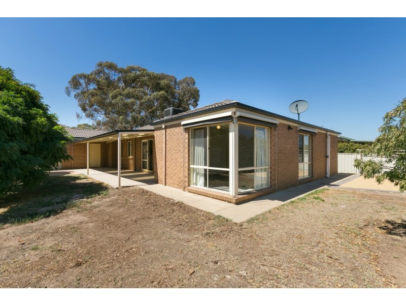 31A Raglan St, White Hills VIC 3550