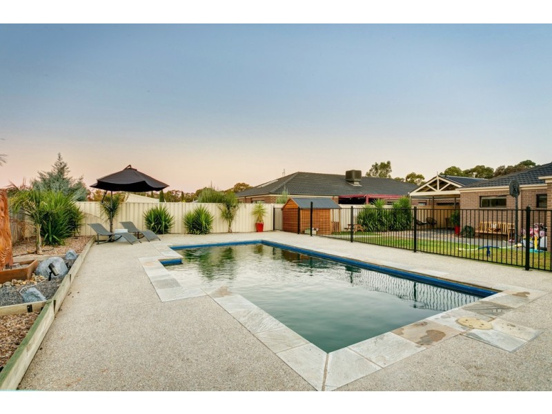 12 Eamont Ct, Strathfieldsaye VIC 3551