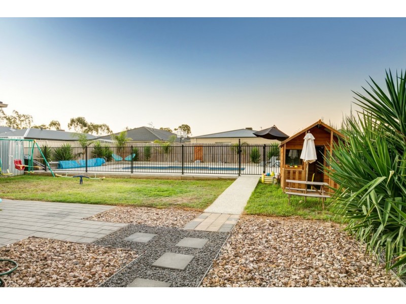 12 Eamont Ct, Strathfieldsaye VIC 3551