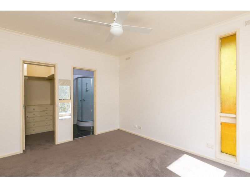 30 Friswell Avenue, Flora Hill VIC 3550