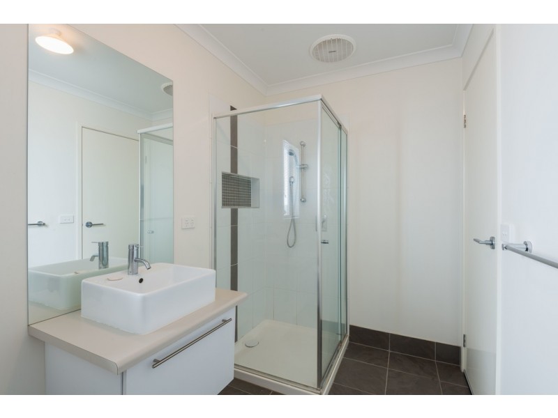 12 Highview Terrace, Kangaroo Flat VIC 3555