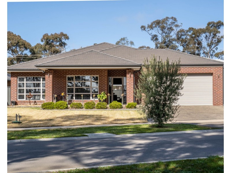 5 McEniry Way, Strathfieldsaye VIC 3551