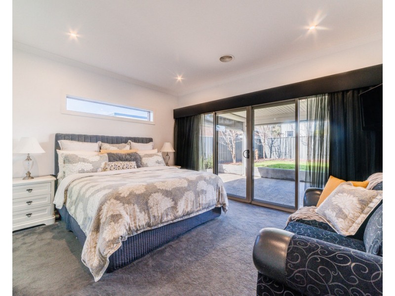 5 McEniry Way, Strathfieldsaye VIC 3551