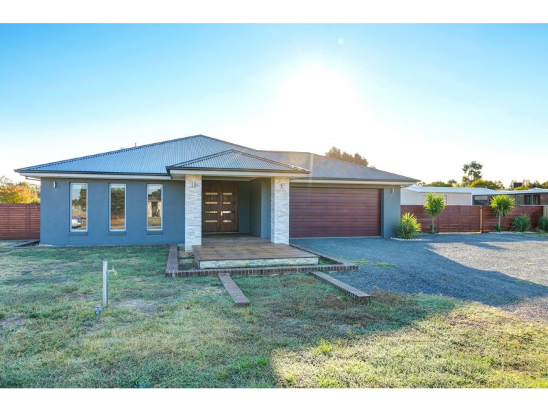 9 Ligar Street, Huntly VIC 3551