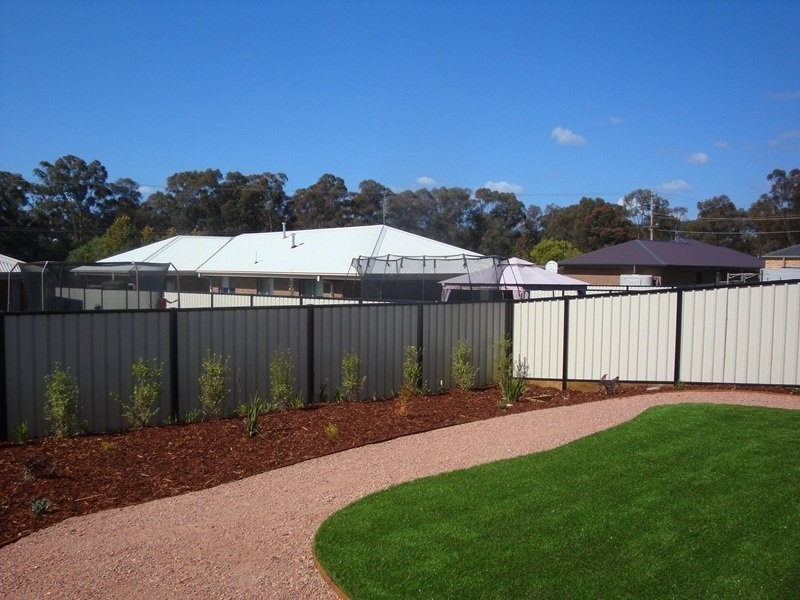 30 Triplett Avenue, Ascot VIC 3551