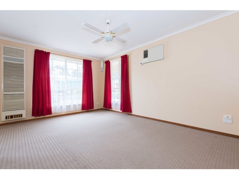 16 Lukin Crescent, Kangaroo Flat VIC 3555