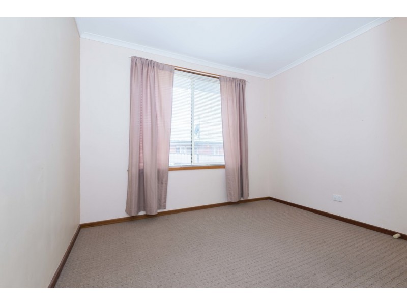 16 Lukin Crescent, Kangaroo Flat VIC 3555
