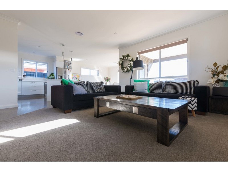 10 Carlin Way, Marong VIC 3515