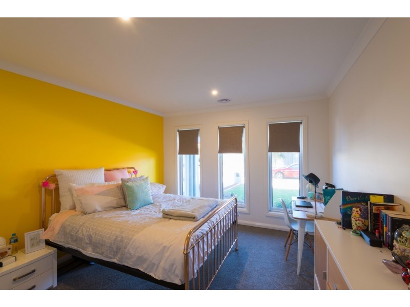 10 Carlin Way, Marong VIC 3515