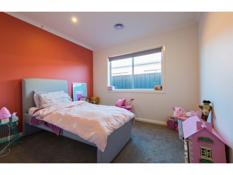 10 Carlin Way, Marong VIC 3515