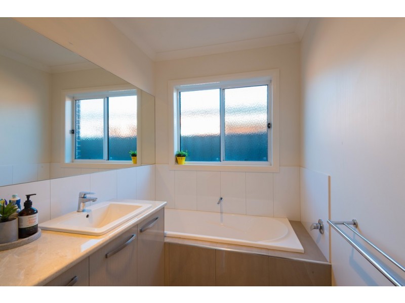 10 Carlin Way, Marong VIC 3515