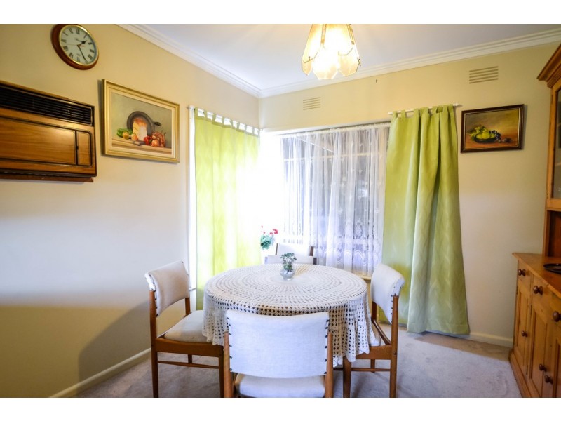 6 Raymond Avenue, Flora Hill VIC 3550