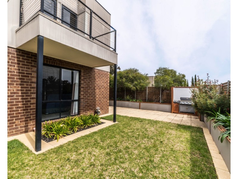 1 Lorne Terrace, Flora Hill VIC 3550
