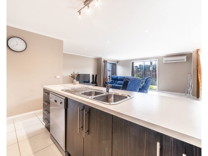 1 Lorne Terrace, Flora Hill VIC 3550