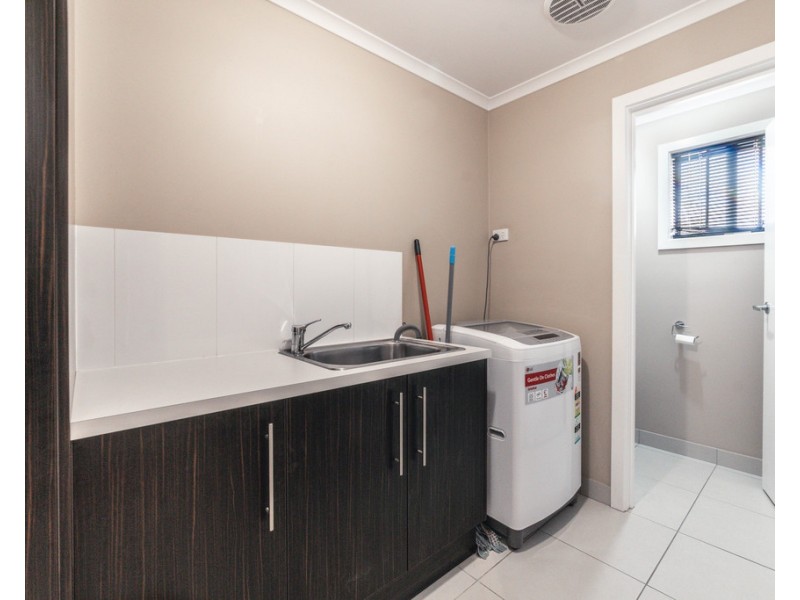 1 Lorne Terrace, Flora Hill VIC 3550